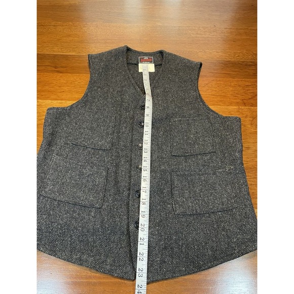 Small Johnson Woolen Mills gray herringbone four pocket vest - Picture 6 of 11